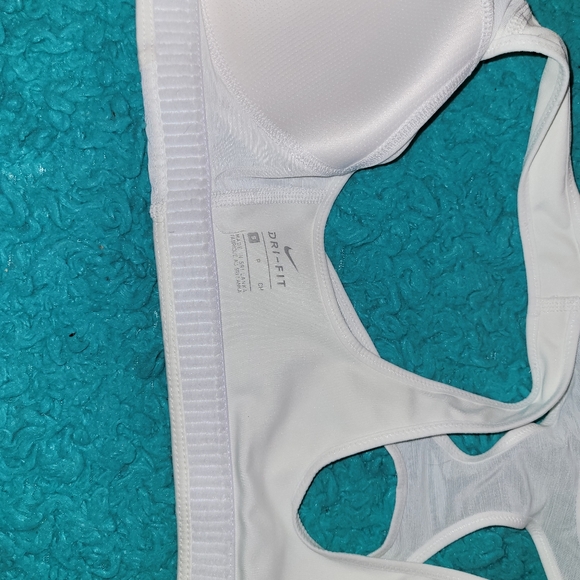 Nike sports bra - Picture 4 of 5